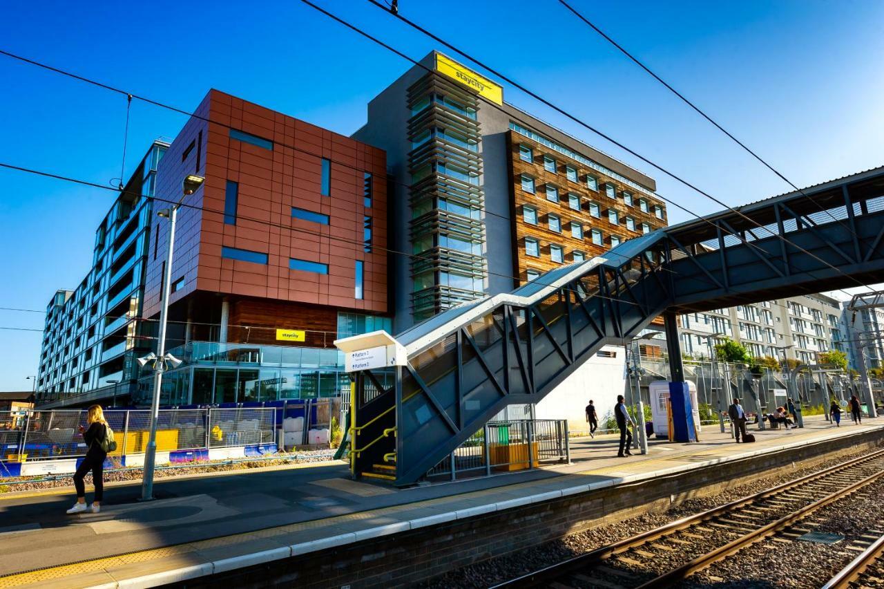Staycity Aparthotels London Heathrow Hillingdon Exterior photo